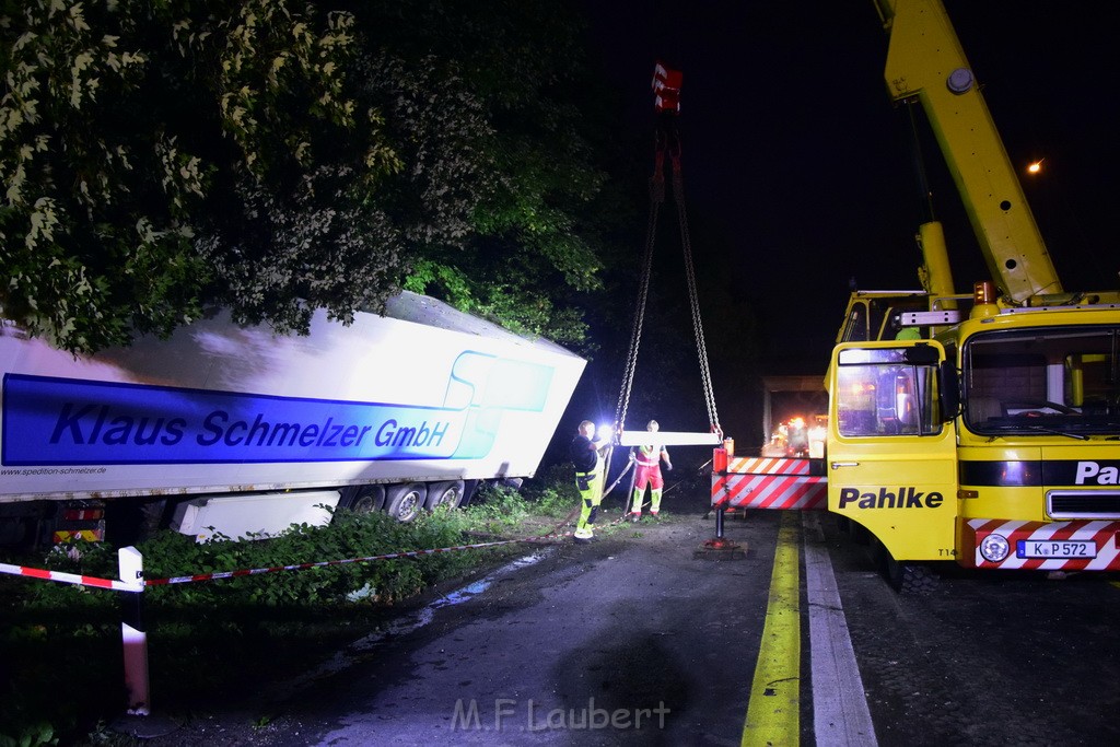 Schwerer VU A 3 Rich Oberhausen Hoehe AK Leverkusen P144.JPG - Miklos Laubert